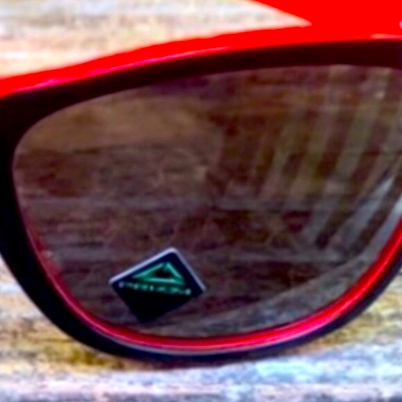 NEW! Red & black OAKLEY FROGSKINS in original box with Oakley drawstring bag - Picture 5 of 8
